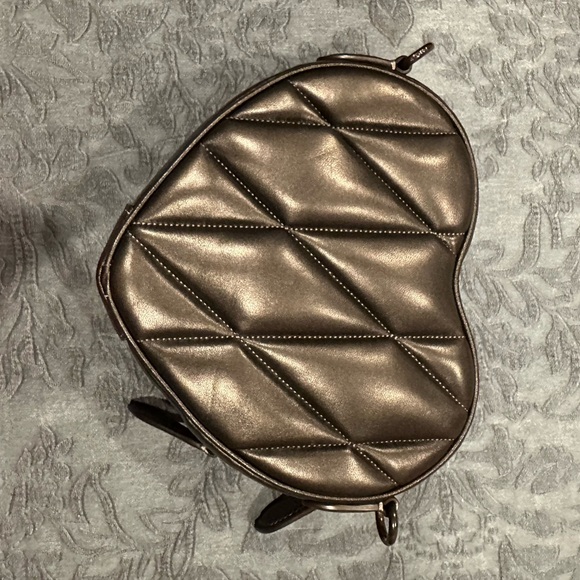 AUTHENTIC Coach Heart Crossbody With Quilting - Picture 4 of 7